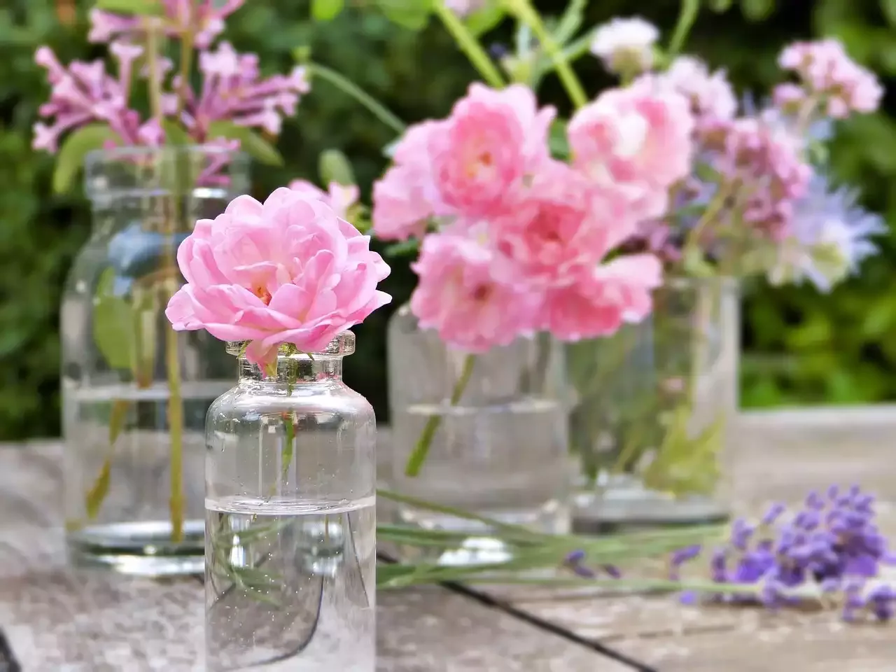 Which Women's Perfumes are Best for the Summer Months?