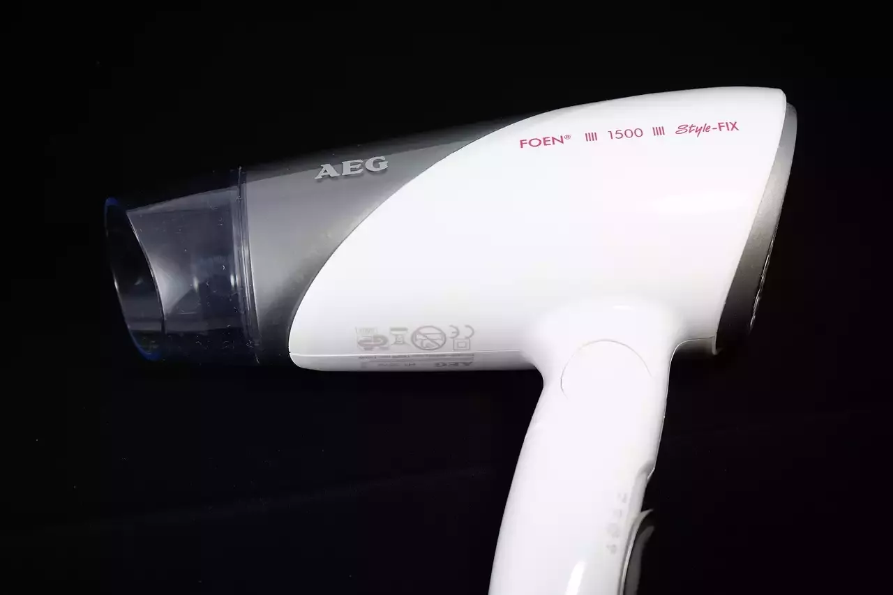 Different Types of Heated Tools for Hair Styling