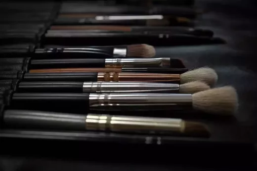How to Highlight and Contour Your Face